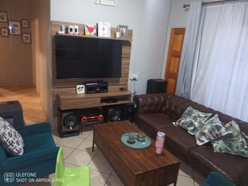 3 Bedroom Property for Sale in Dawn Park Gauteng