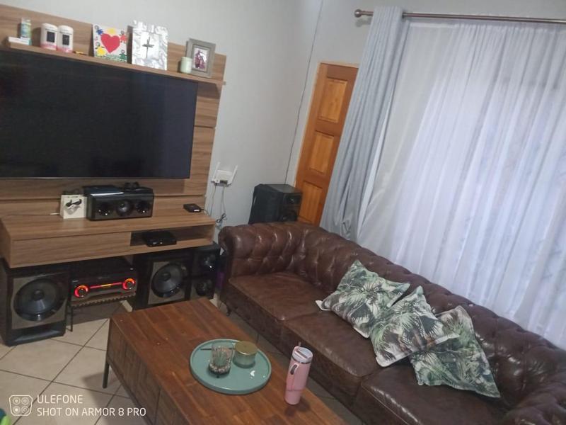 3 Bedroom Property for Sale in Dawn Park Gauteng