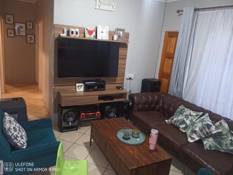 3 Bedroom Property for Sale in Dawn Park Gauteng