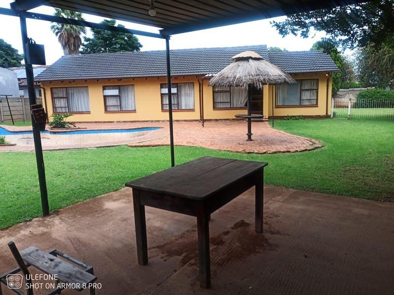 3 Bedroom Property for Sale in Dawn Park Gauteng