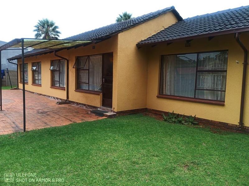3 Bedroom Property for Sale in Dawn Park Gauteng