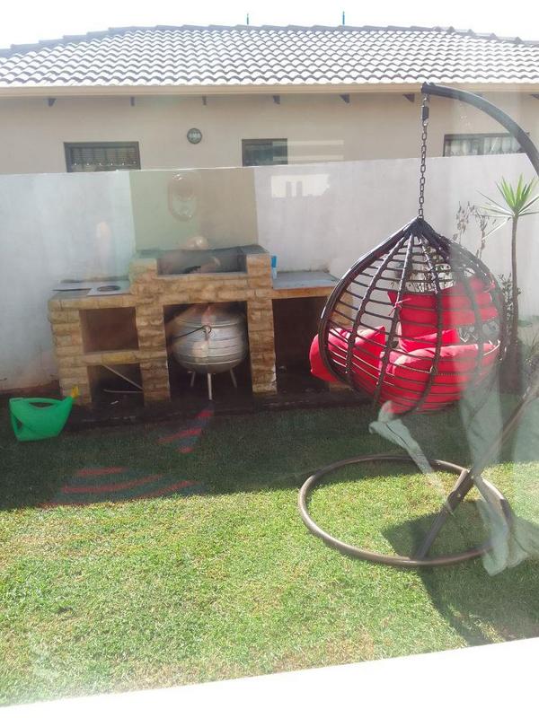 2 Bedroom Property for Sale in Dawn Park Gauteng