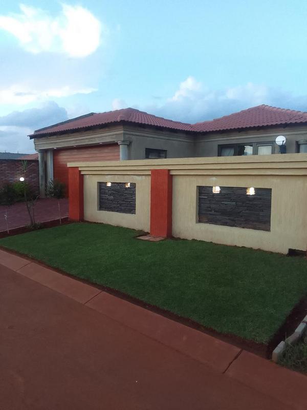 2 Bedroom Property for Sale in Dawn Park Gauteng