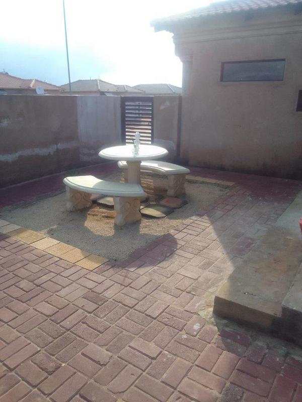2 Bedroom Property for Sale in Dawn Park Gauteng
