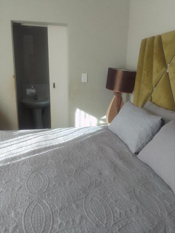 2 Bedroom Property for Sale in Dawn Park Gauteng