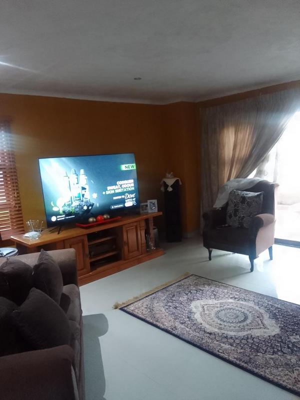 2 Bedroom Property for Sale in Dawn Park Gauteng