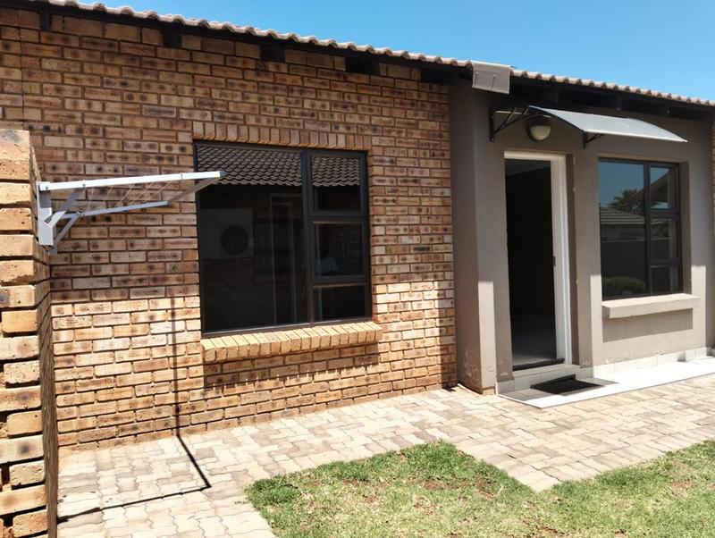 2 Bedroom Property for Sale in Dawn Park Gauteng