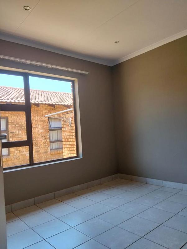 2 Bedroom Property for Sale in Dawn Park Gauteng