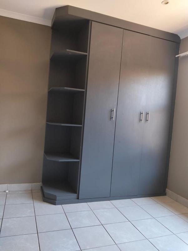 2 Bedroom Property for Sale in Dawn Park Gauteng