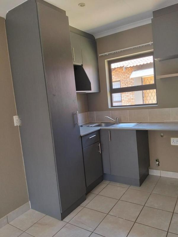 2 Bedroom Property for Sale in Dawn Park Gauteng