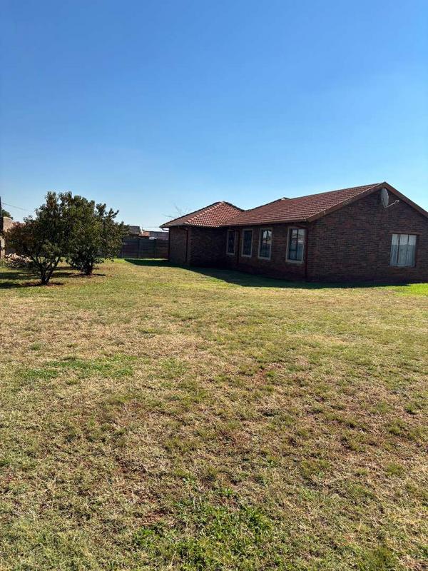 3 Bedroom Property for Sale in Dawn Park Gauteng