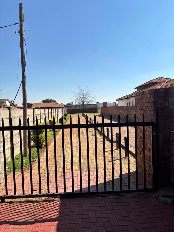 3 Bedroom Property for Sale in Dawn Park Gauteng