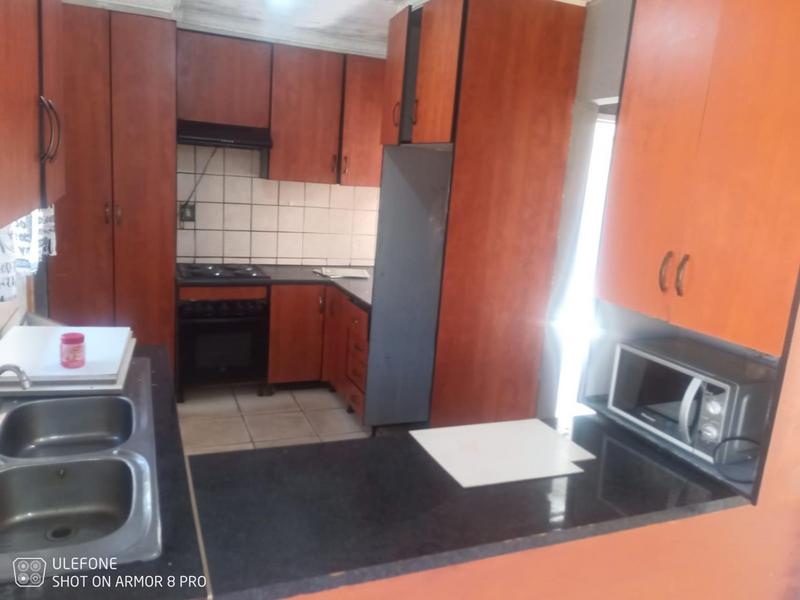 7 Bedroom Property for Sale in Dawn Park Gauteng