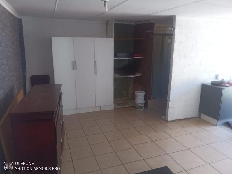 7 Bedroom Property for Sale in Dawn Park Gauteng