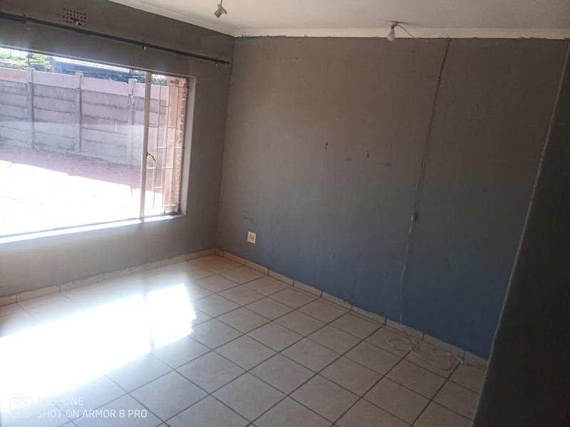 7 Bedroom Property for Sale in Dawn Park Gauteng