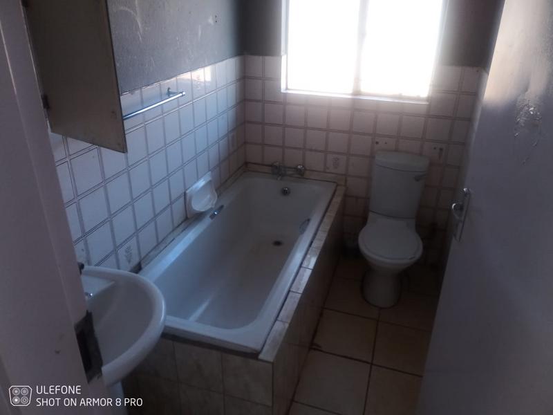7 Bedroom Property for Sale in Dawn Park Gauteng