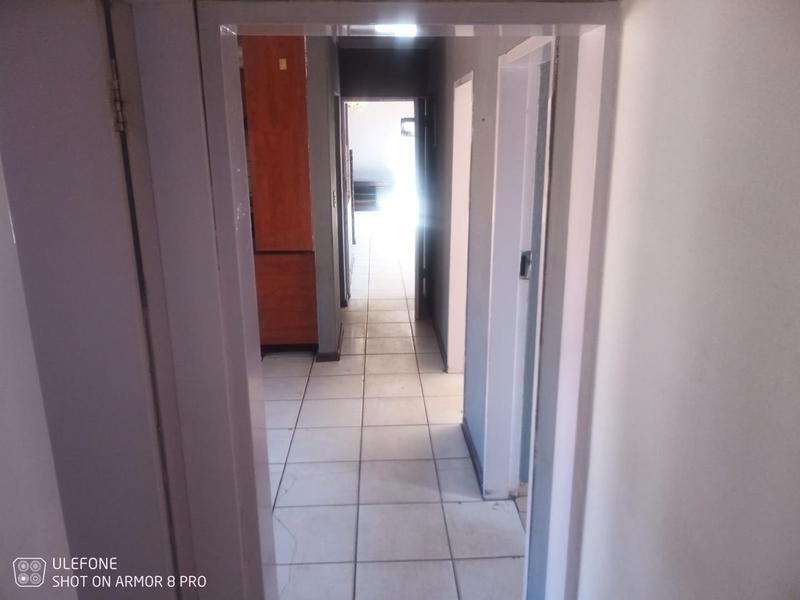 7 Bedroom Property for Sale in Dawn Park Gauteng