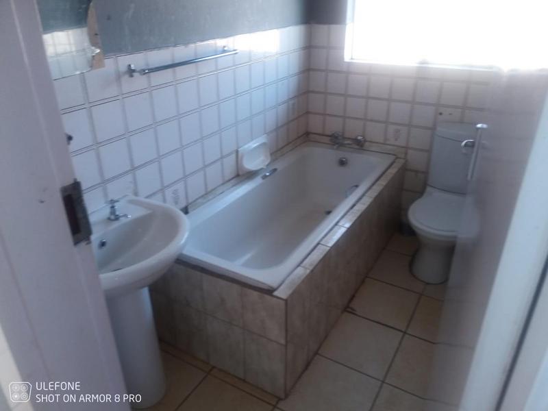 7 Bedroom Property for Sale in Dawn Park Gauteng