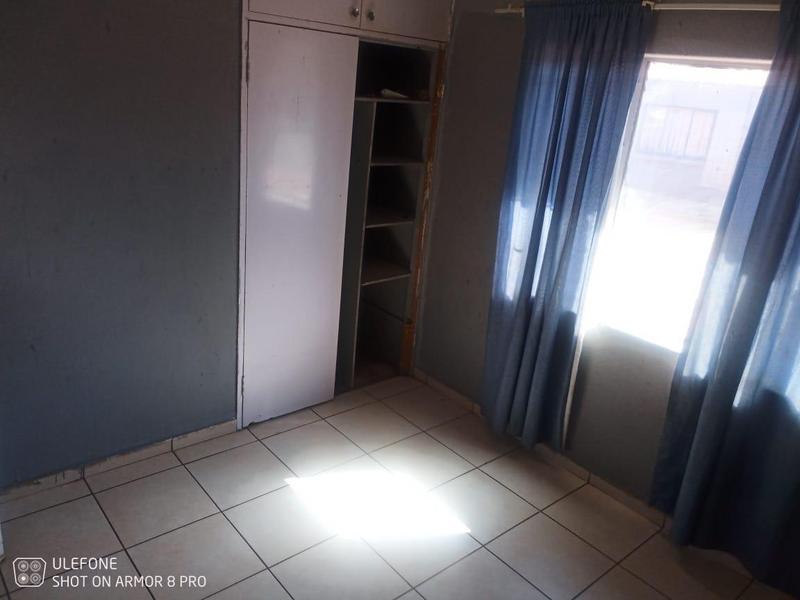 7 Bedroom Property for Sale in Dawn Park Gauteng