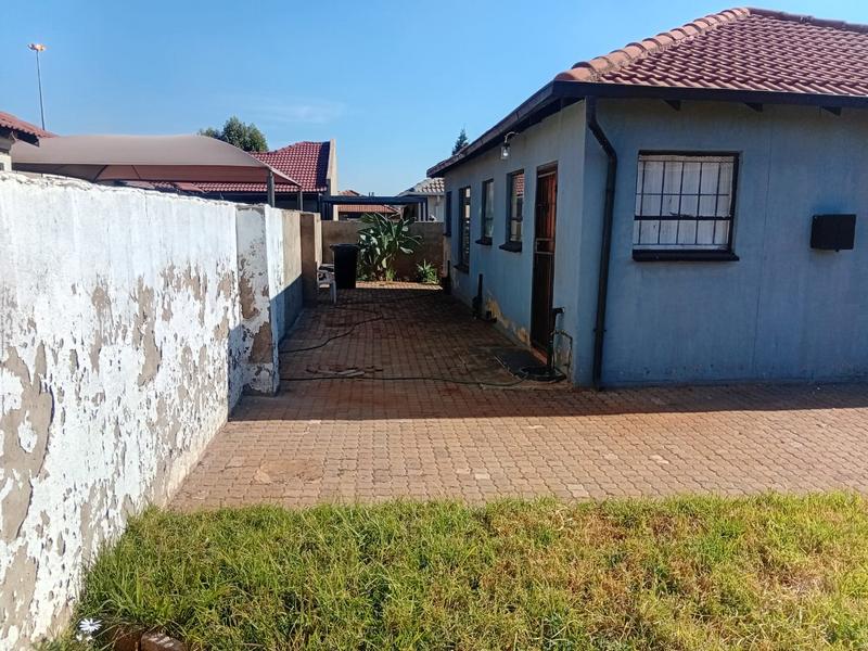 3 Bedroom Property for Sale in Dawn Park Gauteng