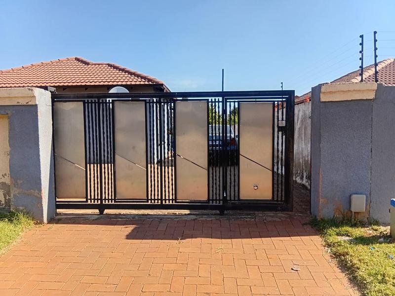 3 Bedroom Property for Sale in Dawn Park Gauteng