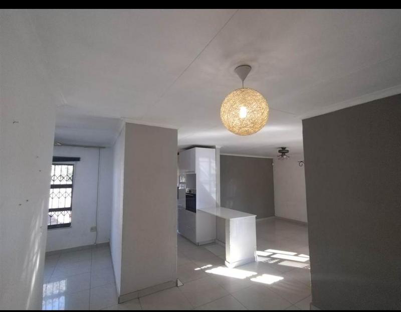 4 Bedroom Property for Sale in Dawn Park Gauteng