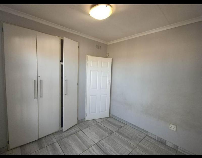 4 Bedroom Property for Sale in Dawn Park Gauteng