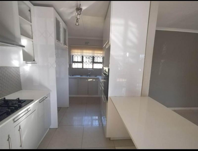 4 Bedroom Property for Sale in Dawn Park Gauteng