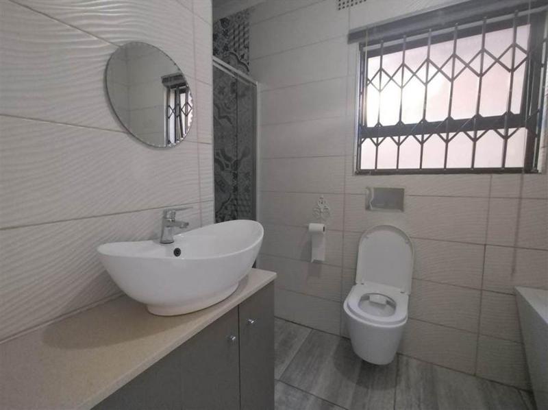 4 Bedroom Property for Sale in Dawn Park Gauteng