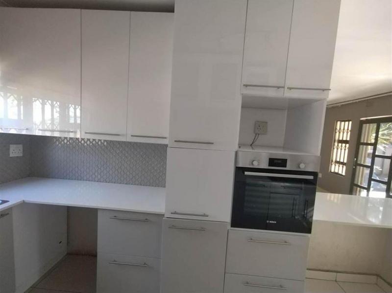 4 Bedroom Property for Sale in Dawn Park Gauteng