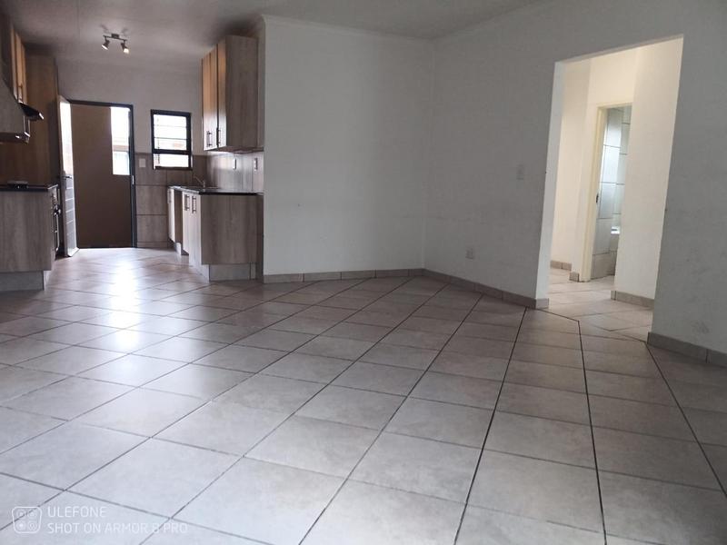 2 Bedroom Property for Sale in Lilianton Gauteng