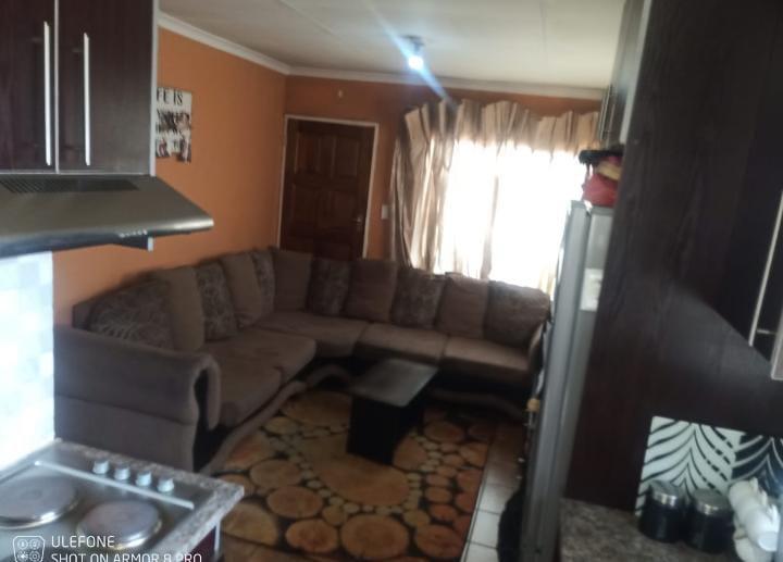 2 Bedroom Property for Sale in Mapleton A H Gauteng