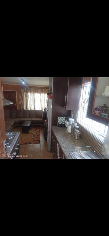 2 Bedroom Property for Sale in Mapleton A H Gauteng