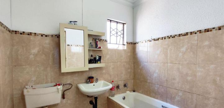 3 Bedroom Property for Sale in Mapleton A H Gauteng