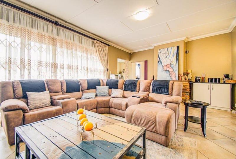 4 Bedroom Property for Sale in Parkdene Gauteng