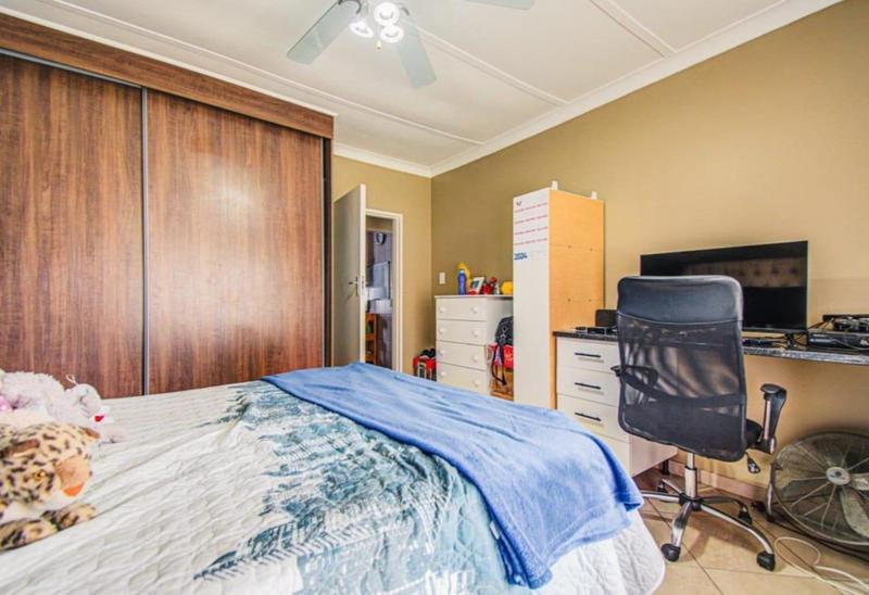 4 Bedroom Property for Sale in Parkdene Gauteng
