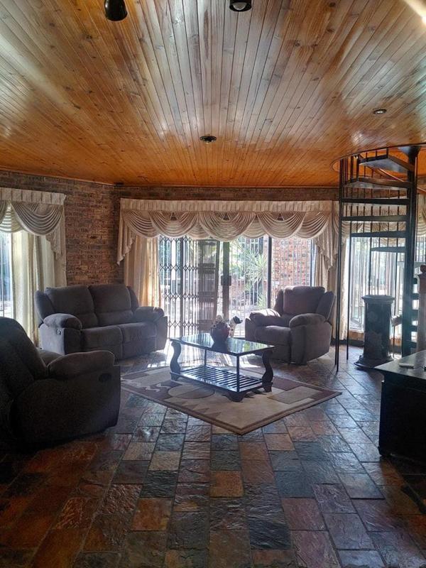 4 Bedroom Property for Sale in Sunward Park Gauteng