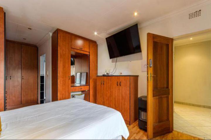 3 Bedroom Property for Sale in Sunward Park Gauteng