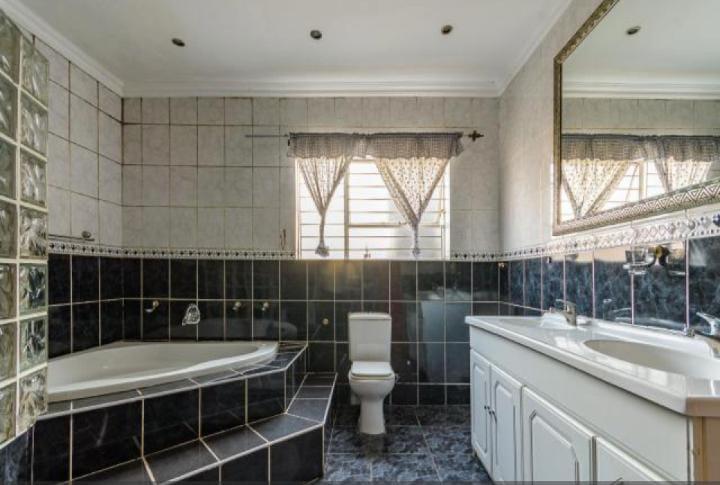3 Bedroom Property for Sale in Sunward Park Gauteng