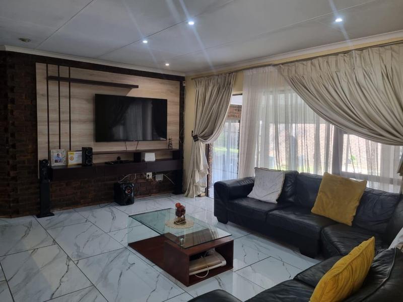 3 Bedroom Property for Sale in Sunward Park Gauteng