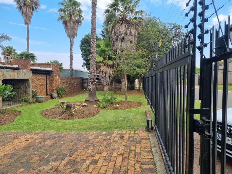 3 Bedroom Property for Sale in Sunward Park Gauteng