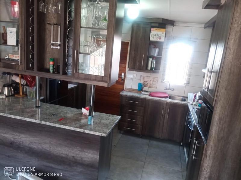 5 Bedroom Property for Sale in Windmill Park Gauteng