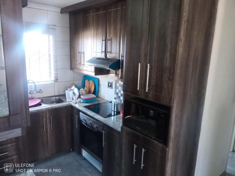 5 Bedroom Property for Sale in Windmill Park Gauteng