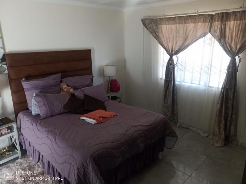 5 Bedroom Property for Sale in Windmill Park Gauteng