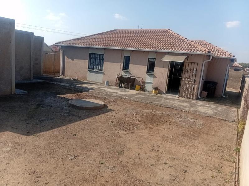 5 Bedroom Property for Sale in Windmill Park Gauteng