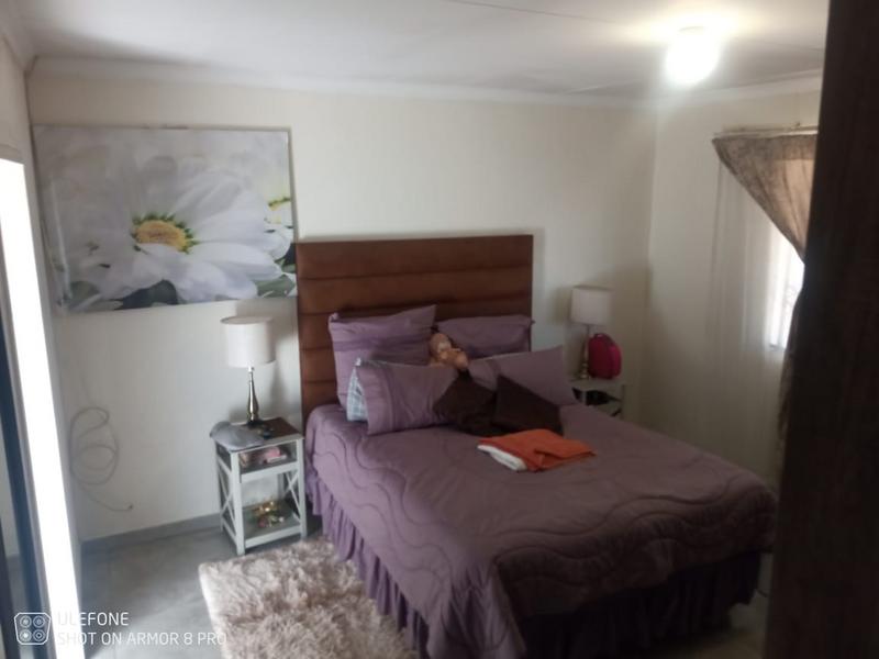 5 Bedroom Property for Sale in Windmill Park Gauteng