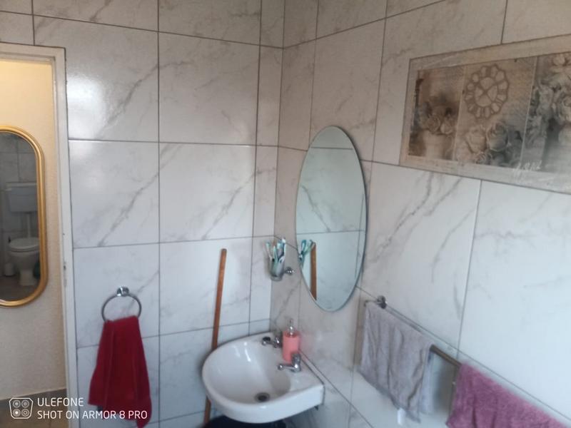 5 Bedroom Property for Sale in Windmill Park Gauteng