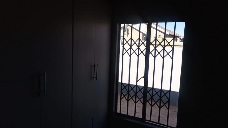 2 Bedroom Property for Sale in Windmill Park Gauteng