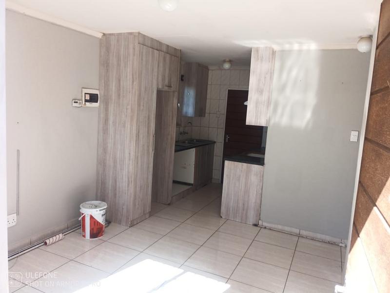 2 Bedroom Property for Sale in Windmill Park Gauteng