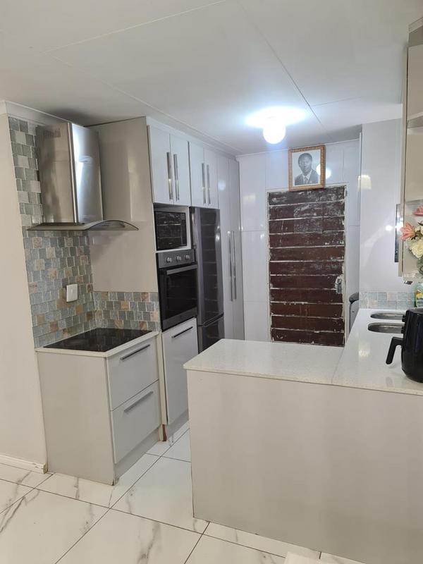 3 Bedroom Property for Sale in Windmill Park Gauteng